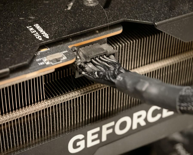 Кошка указала хозяину на плавление разъёма 12V-2x6 на видеокарте GeForce RTX 4090