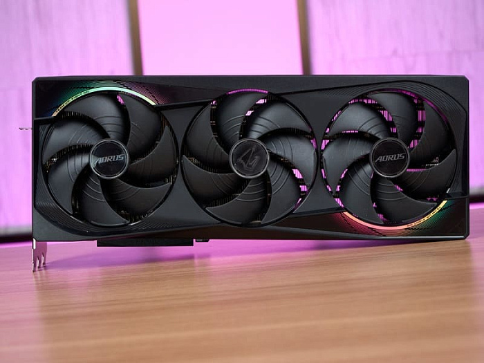 Новый термогель на видеокартах GIGABYTE RTX 5000 вновь протекает