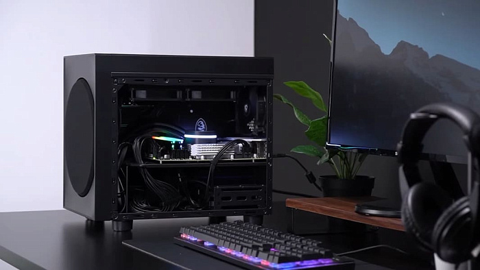 Корпус Chieftec Cube выполнен как крупный сабвуфер