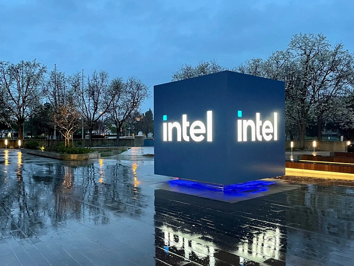 Intel опровергает слухи о задержке выпуска процессоров Panther Lake