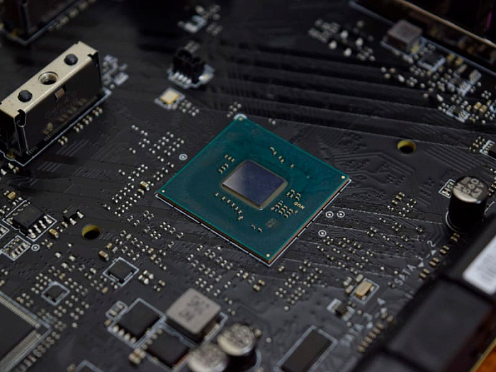 Intel уменьшит кристалл чипсета одновременно с выходом процессоров Nova Lake-S