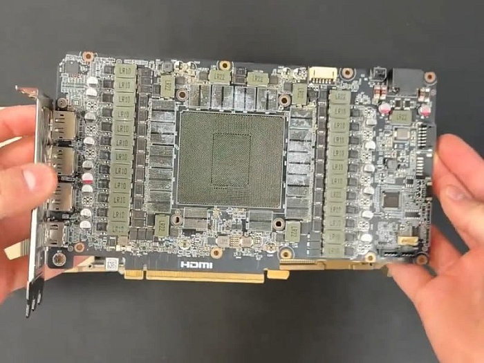 Продавец на eBay столкнулся с возвращённой GeForce RTX 5090 без GPU и памяти