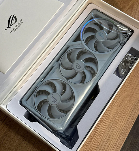 Из-за ошибки Amazon покупатель получил бесплатную GeForce RTX 5080