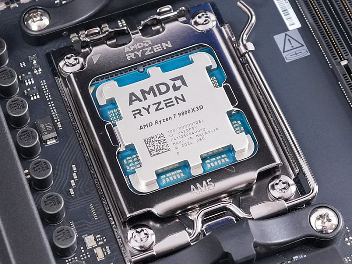 AMD Ryzen 7 9800X3D покорил 7241 MHz при напряжении 1.969 В