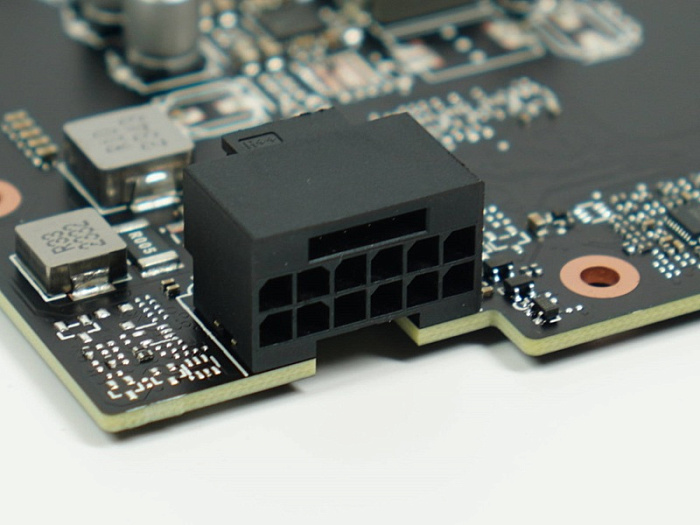AMD все еще не планирует массово внедрять 12V-2x6 в свои видеокарты