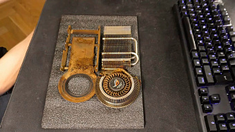 Энтузиаст вычистил видеокарту ASUS ROG Matrix 9800 GT, полностью забитую смолой от сигарет