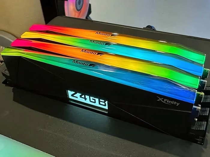 COMPUTEX: V-Color дополнила модули Xfinity Manta DDR5 небольшими экранами