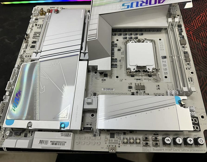 GIGABYTE полноценно представила премиальную плату Z890 AORUS Tachyon ICE