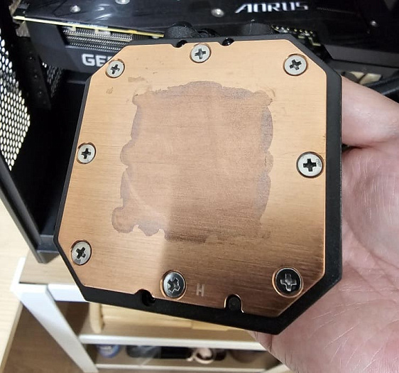 Термопаста AMeCh SGT-4 уничтожает радиаторы и крышечки процессоров