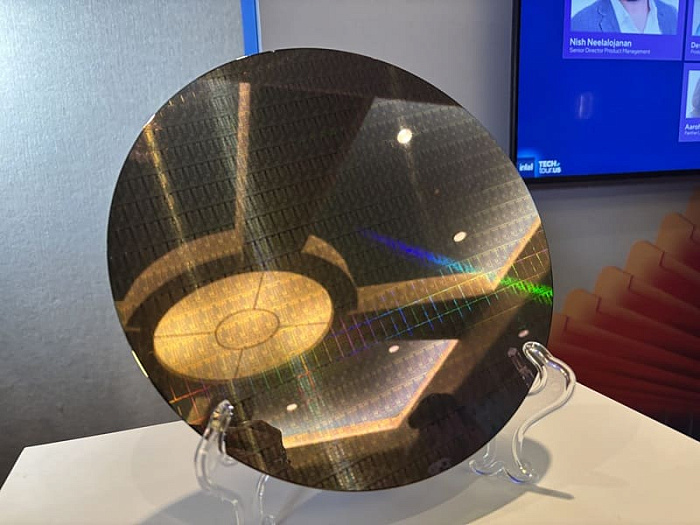 Intel начала производство по техпроцессу 18A раньше TSMC с её передовым N2