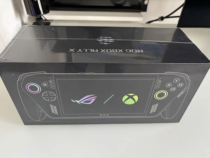 Первые покупатели ASUS ROG Xbox Ally получили консоль раньше запуска