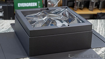 Комплект поставки платы X870E AORUS XTREME X3D AI TOP включает термокружку и штопор Комплект поставки платы X870E AORUS XTREME X3D AI TOP включает термокружку и штопор