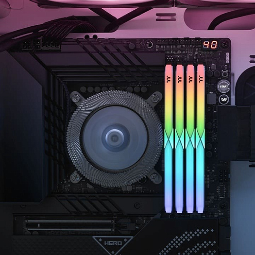 Thermaltake представила розовую память TOUGHRAM XG RGB DDR5 Bubble Pink