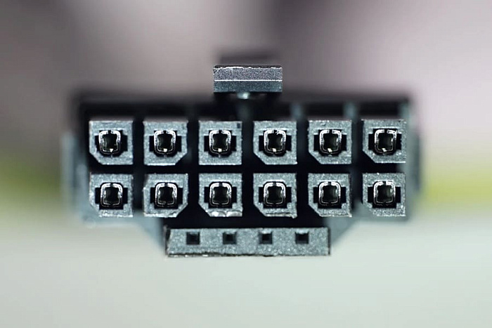 Адаптер питания 12V-2x6 буквально приварился к разъёму на видеокарте NVIDIA RTX 5090