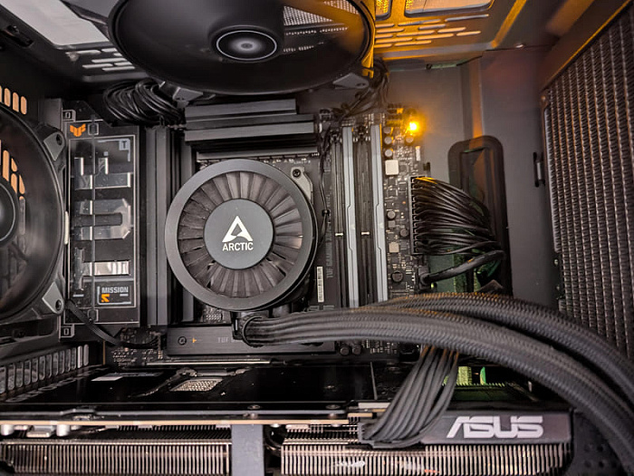 Ryzen 7 9800X3D умирает на плате ASUS, работая буквально на 10% от своих возможностей Ryzen 7 9800X3D умирает на плате ASUS, работая буквально на 10% от своих возможностей