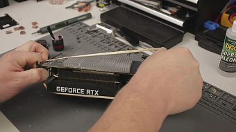 Два процессорных кулера весьма эффективно охлаждают ASUS Dual GeForce RTX 2060