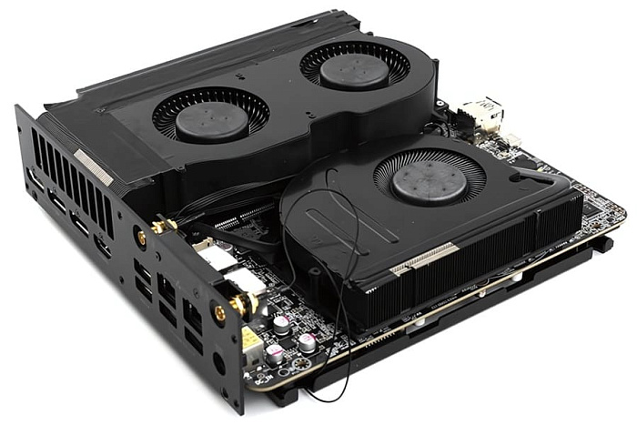 ZOTAC создала GeForce RTX 5060 Ti с разделённым надвое слотом PCI Express