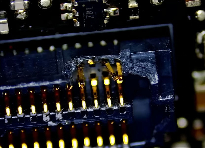 Ремонтный мастер крайне недоволен видеокартой GeForce RTX 5090 Founders Edition Ремонтный мастер крайне недоволен видеокартой GeForce RTX 5090 Founders Edition