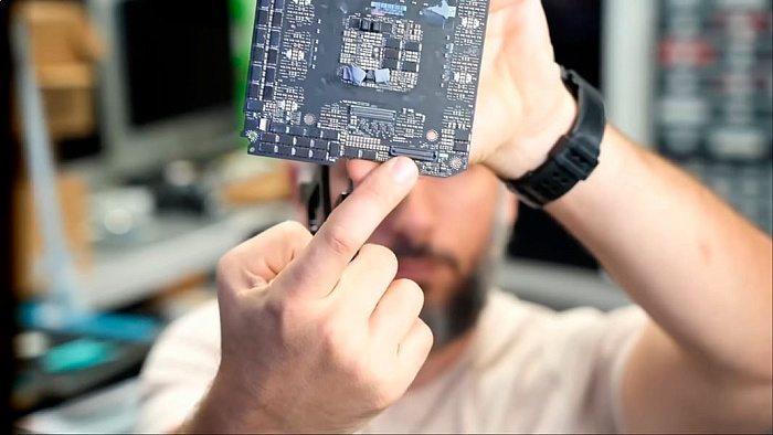 Ремонтный мастер крайне недоволен видеокартой GeForce RTX 5090 Founders Edition Ремонтный мастер крайне недоволен видеокартой GeForce RTX 5090 Founders Edition