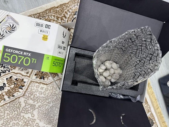 Amazon прислал покупателю GeForce RTX 5070 Ti пакетик с камушками вместо видеокарты