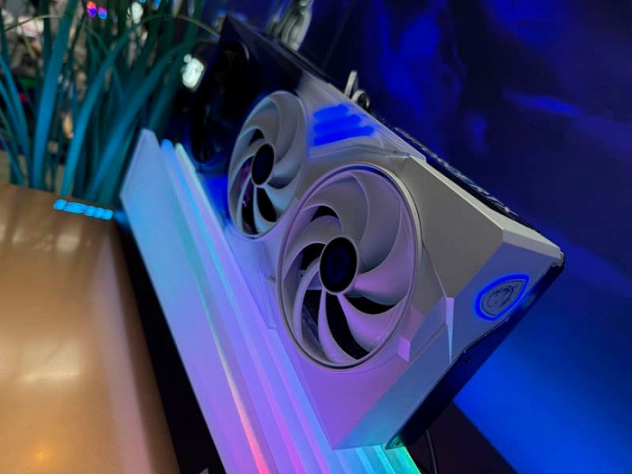Рассматриваем предварительный дизайн MSI GeForce RTX 5000 WoW Midnight Edition