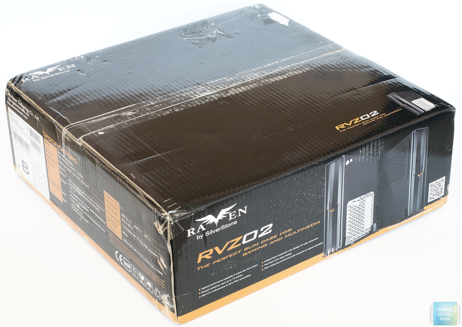 Упаковка и комплектация корпуса SilverStone RAVEN RVZ02