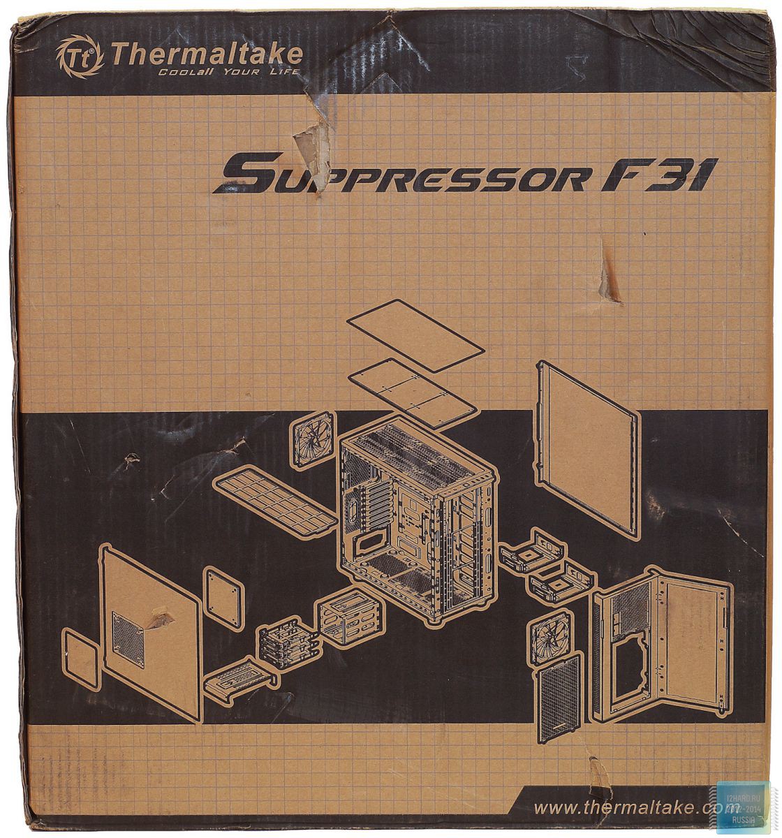 Упаковка и комплектация корпуса Thermaltake Suppressor F31